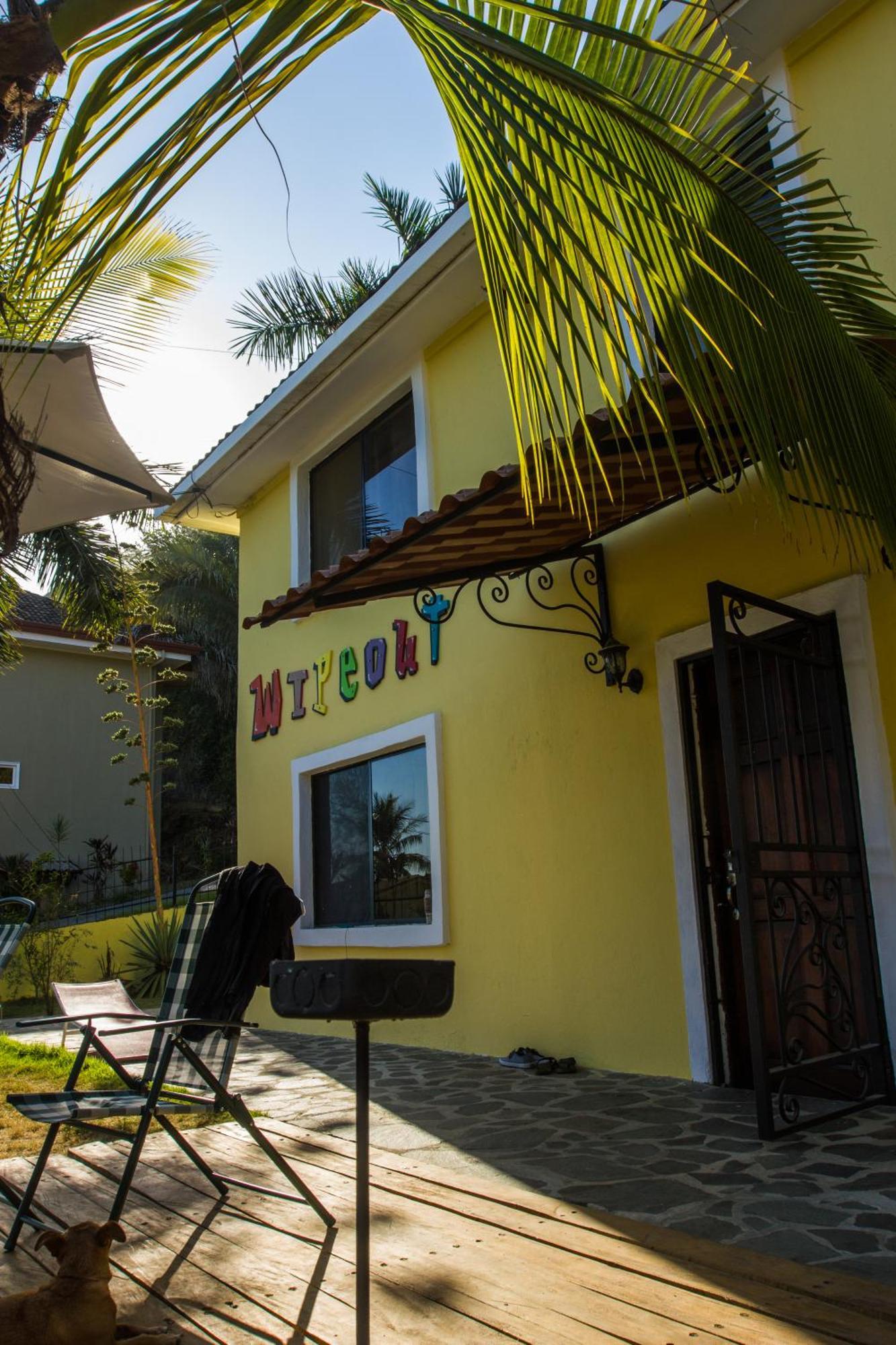 Wipeout Hostel Jaco Exterior photo